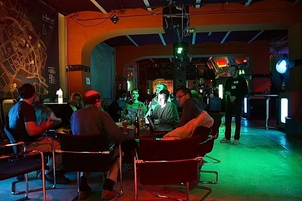 Coworking in the 1990s